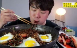 台湾吃货小姐姐吃面条,吃货小姐姐的独家面条盛宴