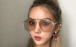 非主流当年最火的女孩,揭秘当年最火女孩的崛起与影响”